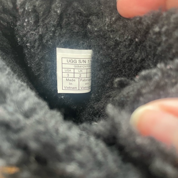 Ugg Girls Gently Used Size 3 Boots - Picture 5 of 5